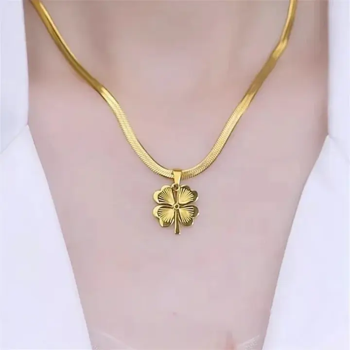Heart Flower Pendant Necklace