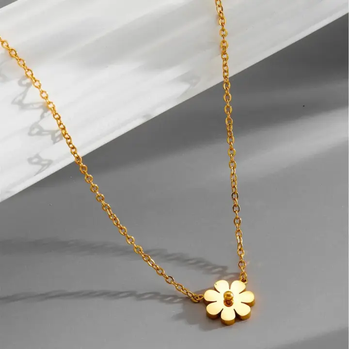 Gold Flower Pendant Necklace