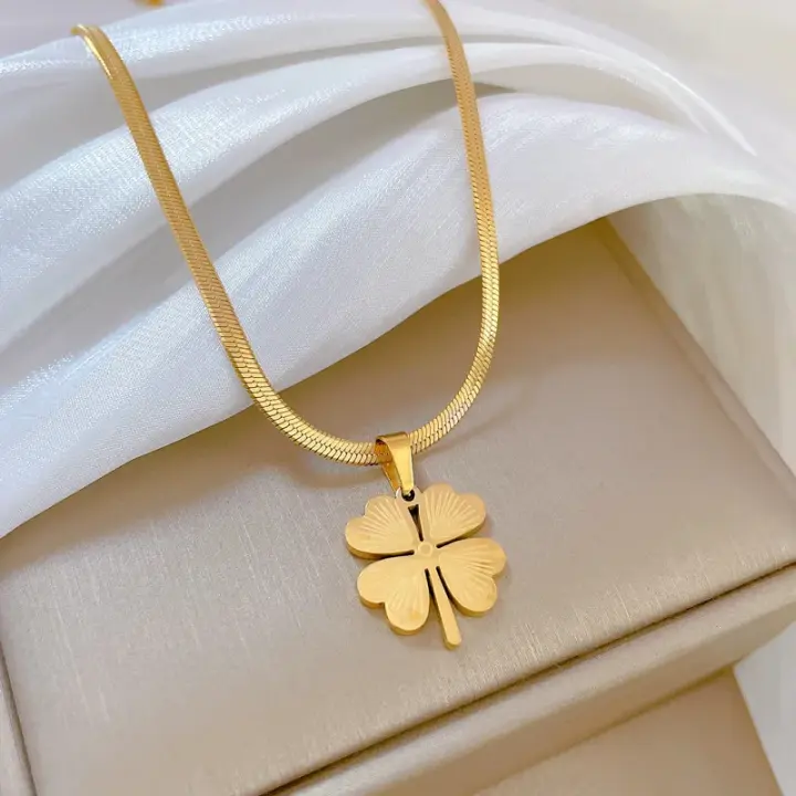 Heart Flower Pendant Necklace